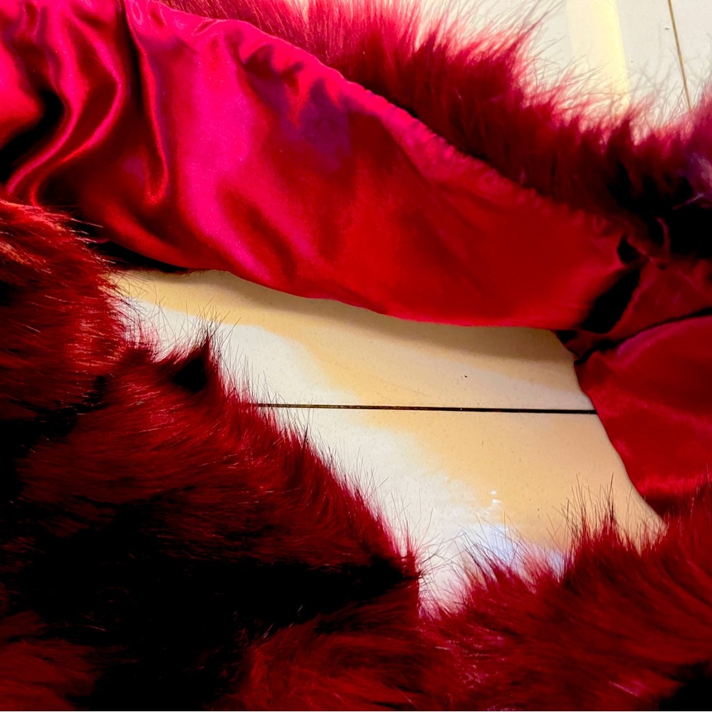 Brand New Stitch & Pieces Faux Fur scarf Cherry  O/S fit all